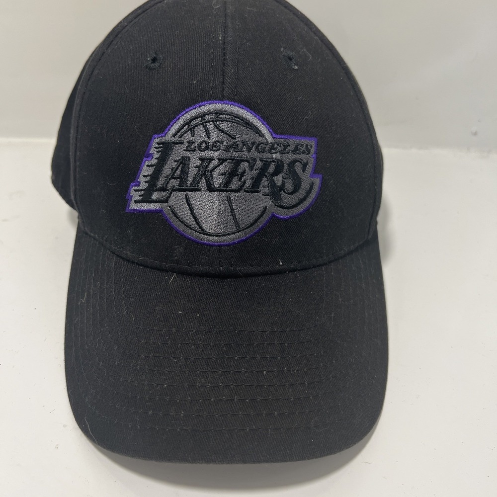 Lakers baseball hat one size fit all